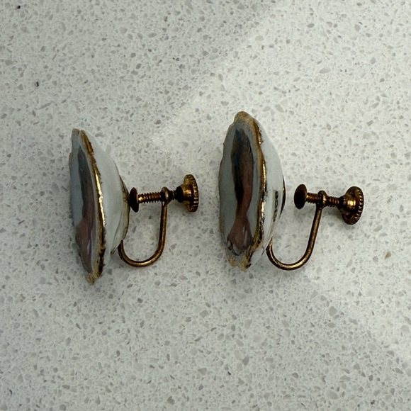 Vintage Limoges Porcelain Hand Painted Brooch and Screwback Earrings Set 1940s - Picture 11 of 15